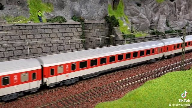 Modellbahnvideo Part 135 BR101 Intercity DB AG смотреть онлайн