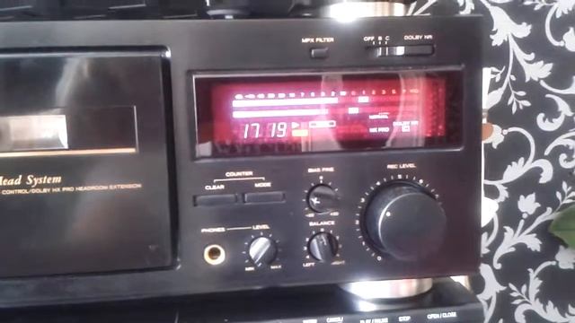 3-head tape deck TEAC V-1030 смотреть онлайн