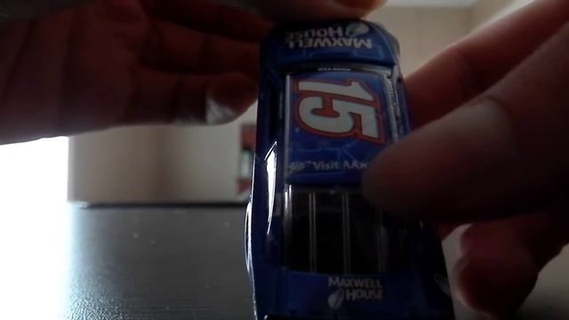 2015 Clint Bowyer Maxwell House 1:64 (NASCAR Diecast Review) смотреть онлайн