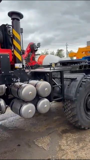 Переошиновка седельного тягача Shacman X3000 смотреть онлайн