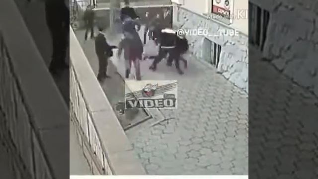 Лев задрал стаю овец.Вот дает боец... смотреть онлайн