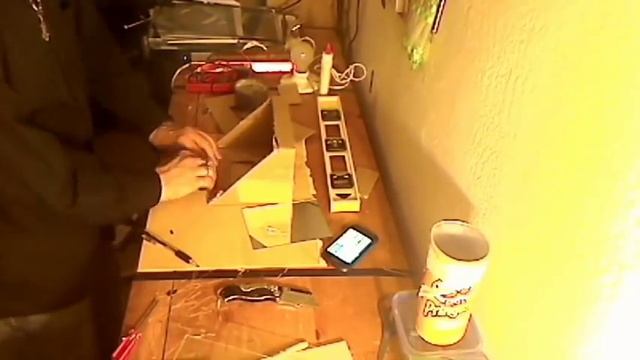 DIY Holographic cell phone projector from 99 cent store finds смотреть онлайн