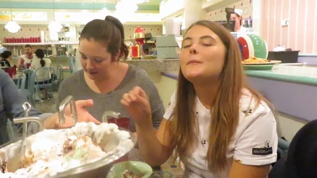 BEAUTY AND THE VLOG: Beaches and Cream!! смотреть онлайн