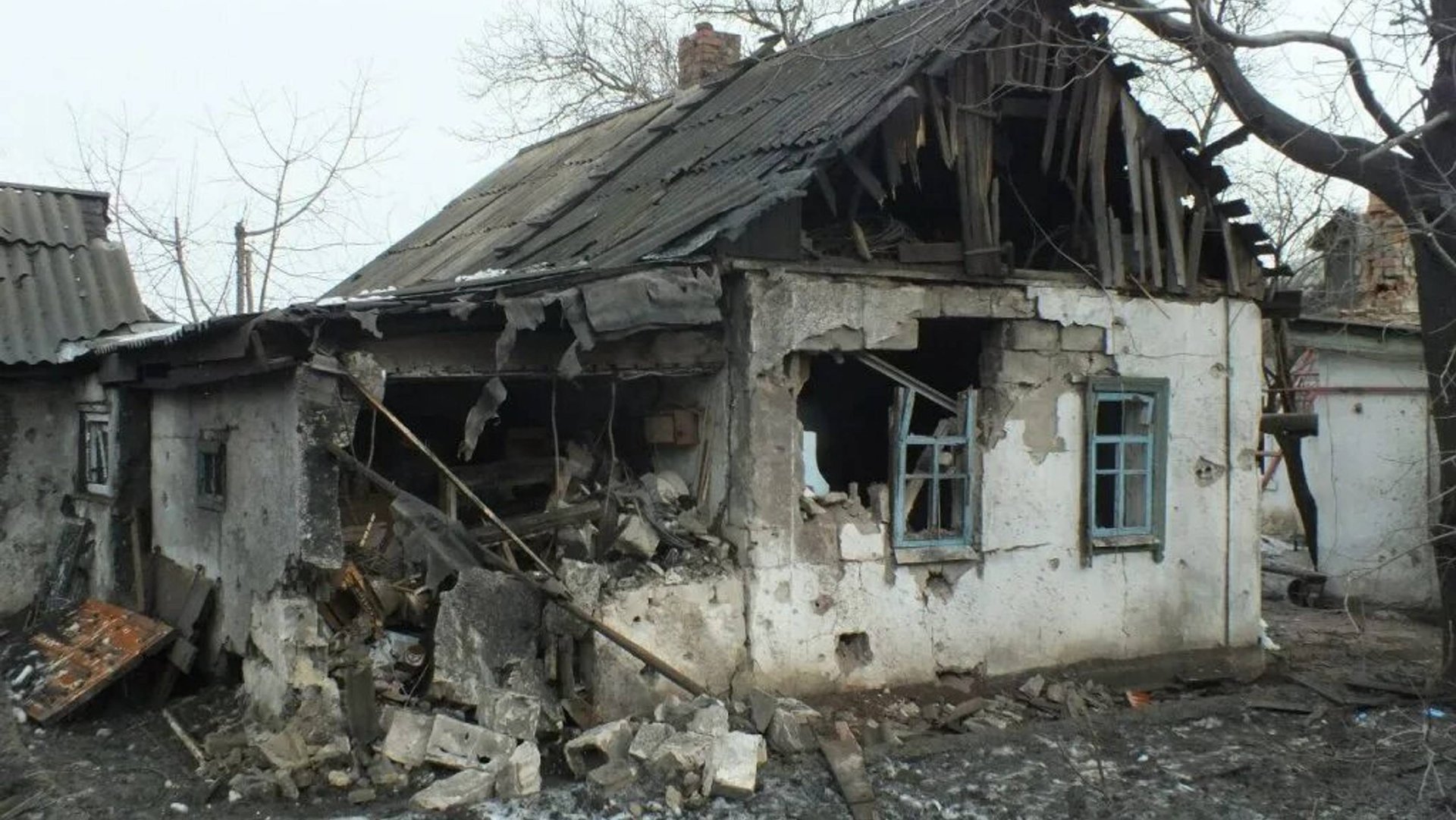 дом разрушается на глазах смотреть онлайн