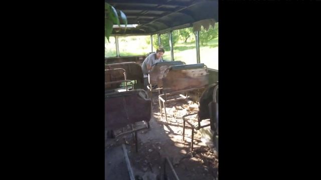 24 часа в заброшенном автобусе! смотреть онлайн