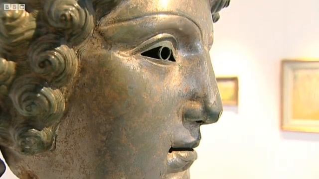 Rare Roman helmet goes to auction смотреть онлайн