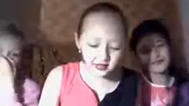 Челлендж красим части лица / дурачимся / Полина Ульяна и Кира смотреть онлайн