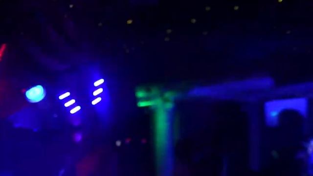 Alien Laser Show Evolution con Cyborgs смотреть онлайн