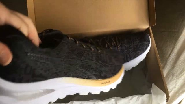 UNBOXING of Asics Men's GEL-CUMULUS 22 (Tokyo Olympics Edition) смотреть онлайн