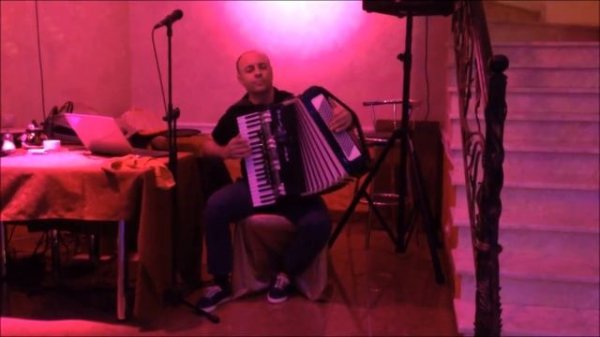 Бесаме мучо(Besame mucho)-Юрий Страт