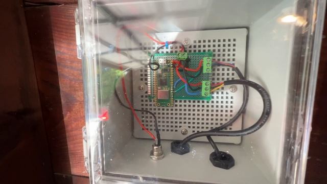 Raspberry Pi Pico W MQTT garage indicator project overview and update смотреть онлайн