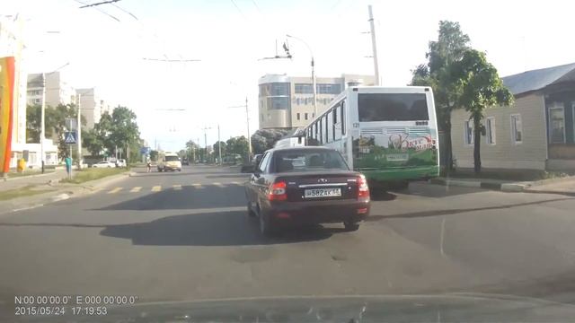 Опасно перебегали перед машиной