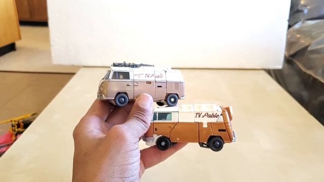 Edoggz Reviews: Transformers R.O.T.B Studio Series #108 Wheeljack смотреть онлайн