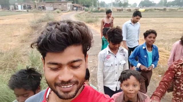 मेरे खेत मे kaon 2 सी सब्जी सब देखते हैं रियल गाँव की लाइफ 😄😄 смотреть онлайн