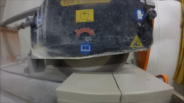 Cutting Stone Samples (2 Layers of Linen- Caesarstone Quartz) смотреть онлайн