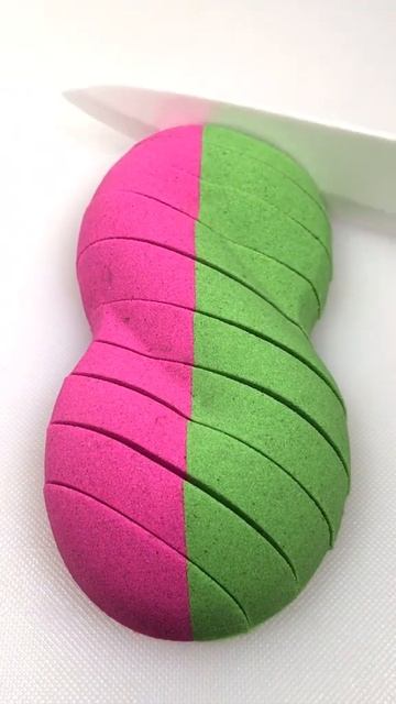 Satisfying Kinetic Sand Cutting #satisfying #kineticsand #tiktokpartner смотреть онлайн