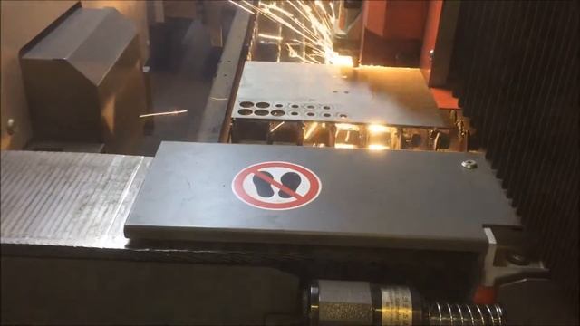 Laser cutting 5mm sheet metal titanium Grade 5 with Bystronic ByAutonom (6000w) смотреть онлайн