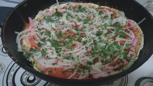 Вкуснейшая пицца на сковороде за 5 минут из лаваша.
