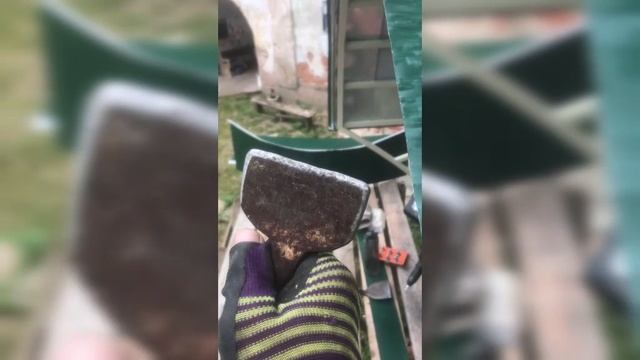 Навес над входом.