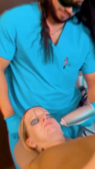 She LOVED The Trinity Laser (IPL + Sublime + Sublative) ! смотреть онлайн