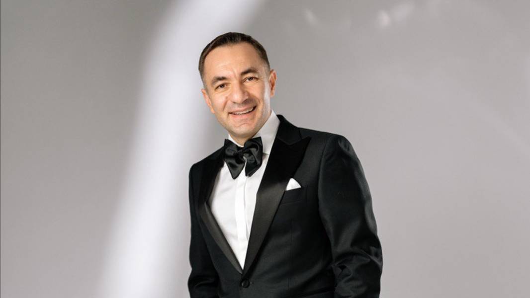 Ведущий Артур Балаян