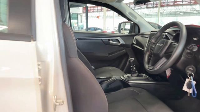 ISUZU D-MAX CAB4 HI-LANDER 1.9 L DA MT ปี 2020กระบะ 4 ประตูสีขาวเข้ามาแล้วนะครับ เลขไมล์ 31,xxx กิโ смотреть онлайн