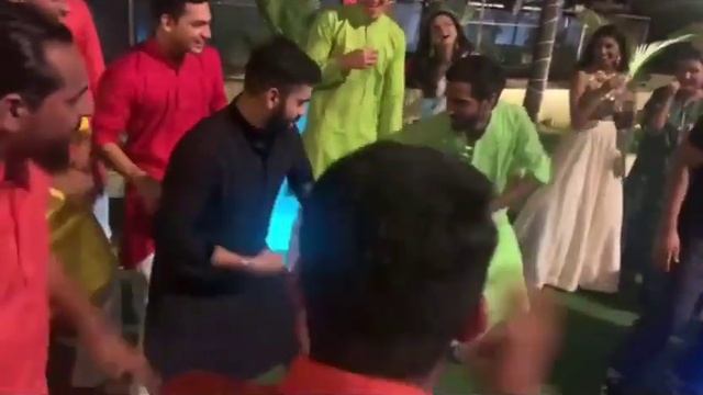 Kohli Dance for Oo antava mawa Song Pushpa in Maxwell wedding смотреть онлайн