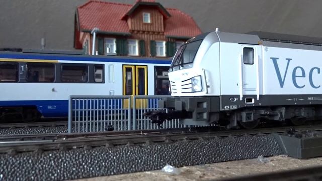Unboxing & Test: Märklin 36290 - Siemens Vectron BR 247 Diesel Locomotive A C H0 Scale смотреть онлайн