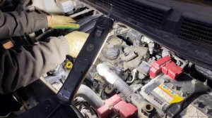 Замена свечей Nissan Serena 26 MR20DD без снятия жабо