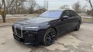 BMW 740d 2022г, 12.500км, r21, цена 15.350.000 рублей.