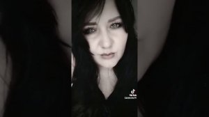 А птицы не умеют петь