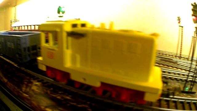 PIKO. Покатушки вл-02 e69 Вагоны и резина ход. PIKO. Pokatushki vl-02 e69 wagons rubber stroke.1:87 смотреть онлайн