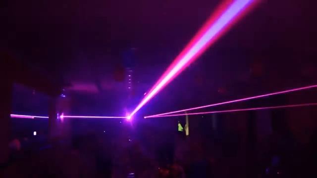 Лазерное лучевое шоу на Выпускном ! смотреть онлайн