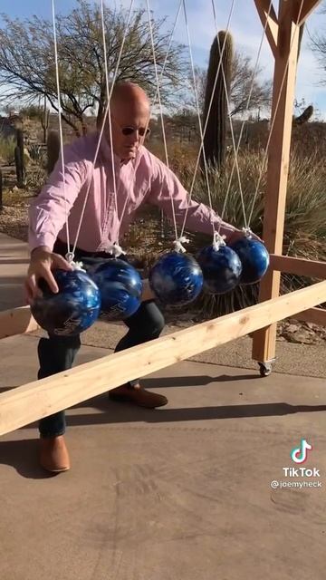 The Power Of Physics! Newton's Cradle 1-2,2-2,3-2 смотреть онлайн