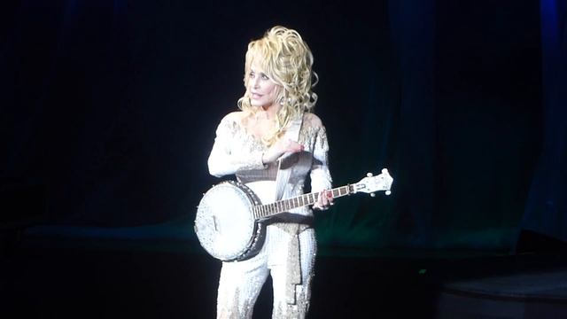 "Applejack" Dolly Parton@Mann Music Center Philadelphia 6/15/16 смотреть онлайн