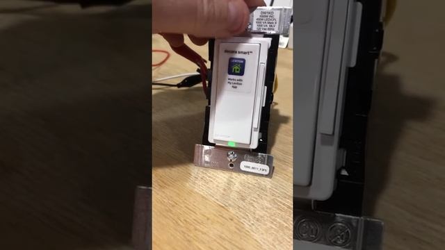 How to turn the power off on Leviton Smart Dimmer or Fan Controller смотреть онлайн