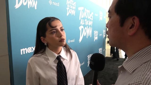 Isabela Merced Carpet Interview at Turtles All the Way Down Premiere смотреть онлайн
