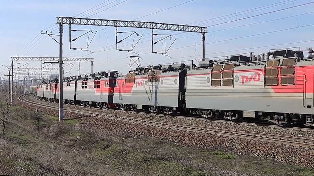 ВЛ80С-2609/2646Б с буксируемыми ВЛ80С-366 и ВЛ80С-466 смотреть онлайн