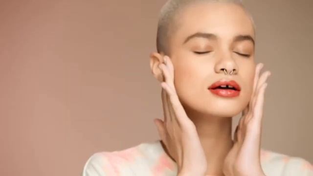 Millie Bobby Brown make her own brand "Florence by mills " смотреть онлайн