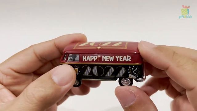 Greenlight Exclusive Happy New Year 2022 Volkswagen 30319 смотреть онлайн