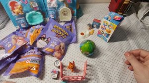 Распаковка игрушек, распаковка сюрпризов. Красное и белое игрушки