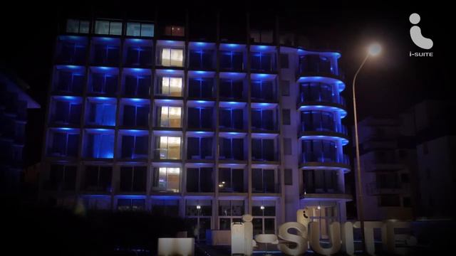 i-SUITE hotel augura Buone Feste смотреть онлайн