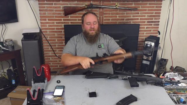 8reasons why the mini-14 is better than an AR-15 смотреть онлайн