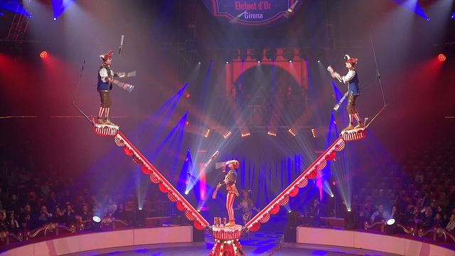 Gravitation led by V. Shcherbakov - Group juggling (Russia) смотреть онлайн