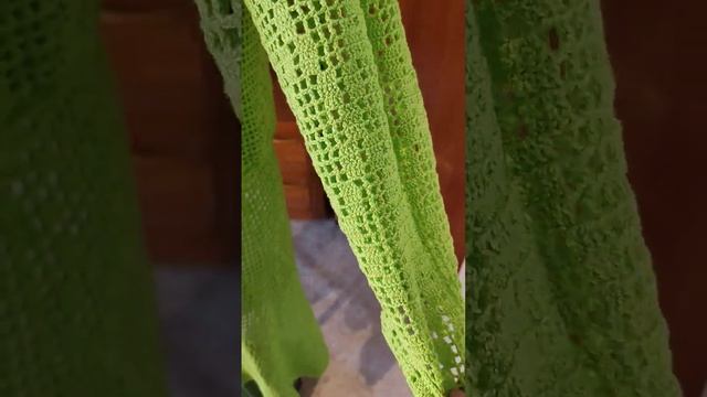 Салатовый костюм филейным вязанием и сиреневая летняя кофточка крючком.