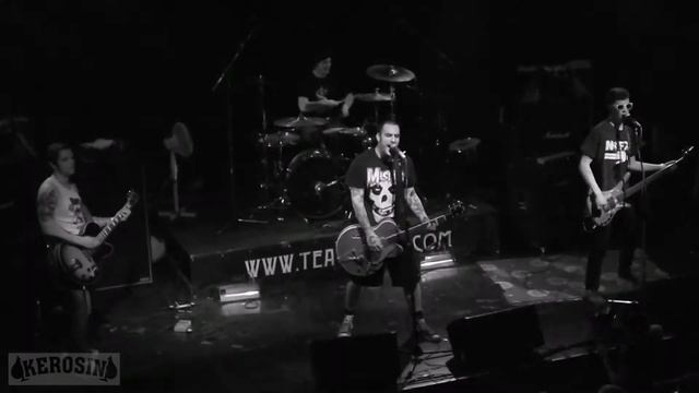 KEROSIN- Не Ждет Никто (клуб ТеатрЪ, 06.04.2014 live) смотреть онлайн