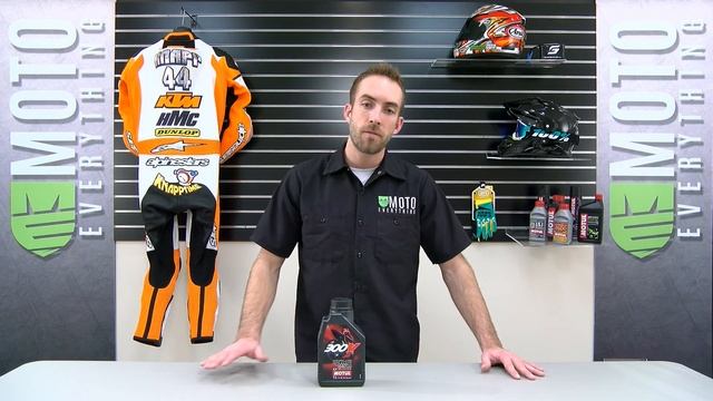 Motul Factory Line 300V 4T Synthetic 10W-40 Review by Moto Everything смотреть онлайн
