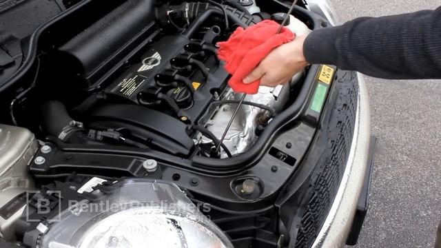 MINI Cooper (R56, R55, R57) 2007-2011 - How to check engine oil level - DIY Repair смотреть онлайн