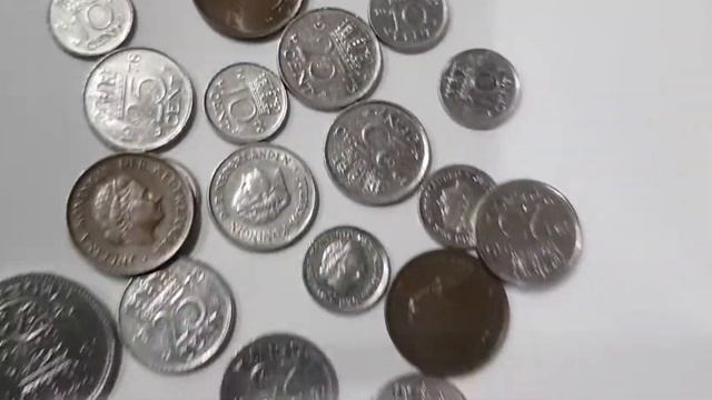 JULIANA KONINGIN DER NEDERLANDEN 1 G,5 CENT, 25 CENT,1O CENT смотреть онлайн