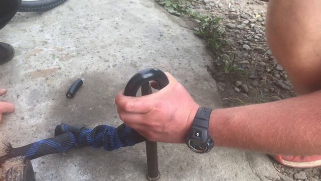 Abus How to open a bicycle lock with bolt cutters. What's in the middle смотреть онлайн